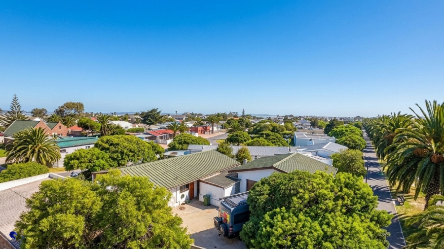 3 Bedroom Property for Sale in Middedorp Western Cape